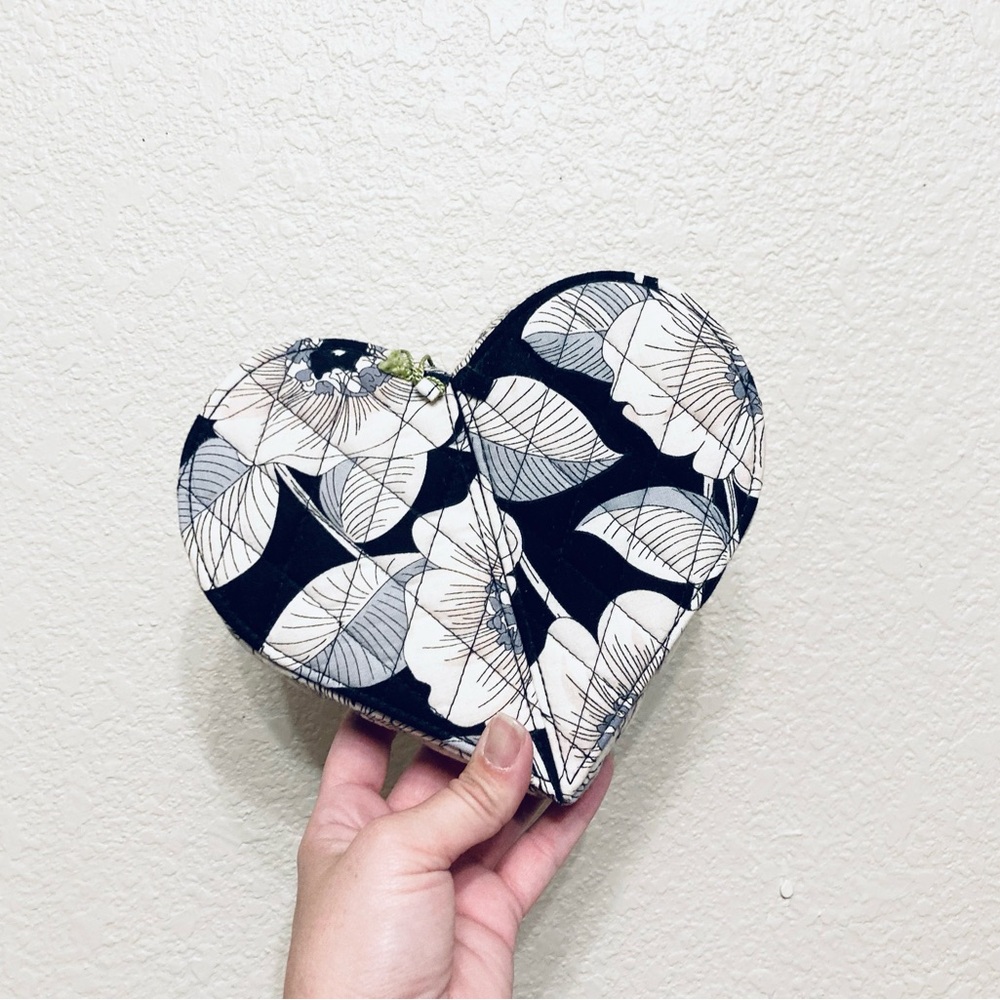 Limited Edition Vera Bradley Camellia From My Heart Jewelry Case box floral